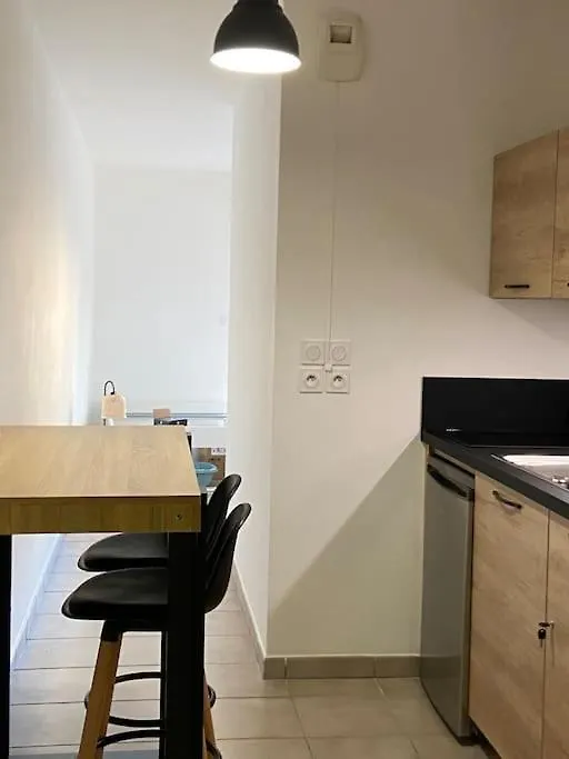 Studio Cosy, Lyon, Avec Garage Prive France